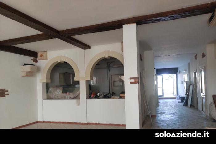 Vendita Ristoranti LOCALE ATTREZATO CUCINA E MACCHINE RISTORANTE a Lizzanello (LE)